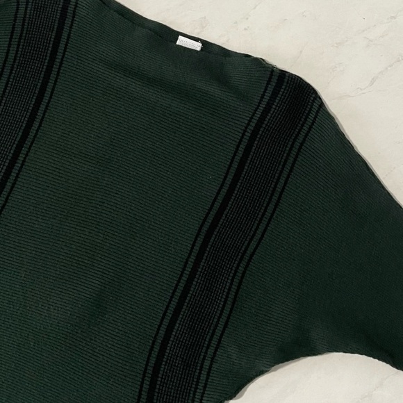 Northern Angel Green Black Striped Ribbed Knit Sweater Size Medium - Picture 3 of 6